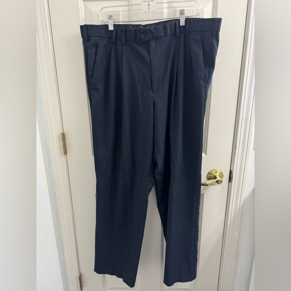 Dockers Golf Men's Classic Navy Pleated Relaxed Fit Dress Pants